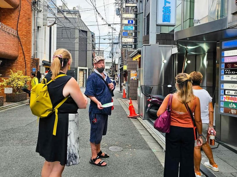 Kyoto: Gion Sunset Walking Tour with Local Guide - Quieter lanes and lesser-known religious sites