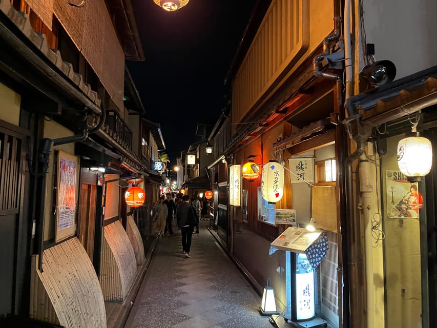 Kyoto: Gion Walking Tour - Timing, footwear, weather, and group size