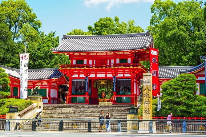 Kyoto Gion Walking Tour for First Time Visitors - Gion’s wooden streets and teahouse lanes