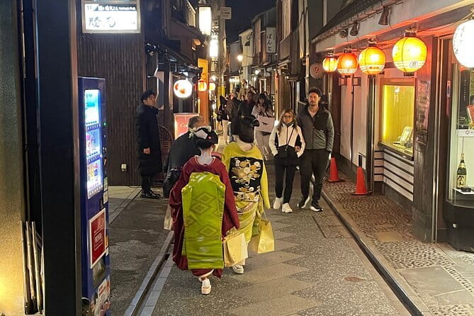 Kyoto Gion Walking Tour for First Time Visitors - Hōkan-ji and the famous Yasaka Pagoda