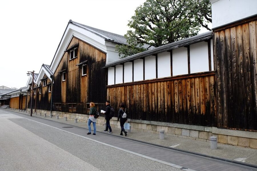 Kyoto: Insider Sake Brewery Tour with Sake and Food Pairing - A tasting built around comparison