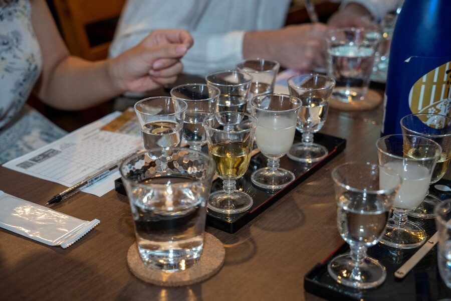 Kyoto: Insider Sake Experience with 7 Tastings and Snacks - Learning to read a sake bottle