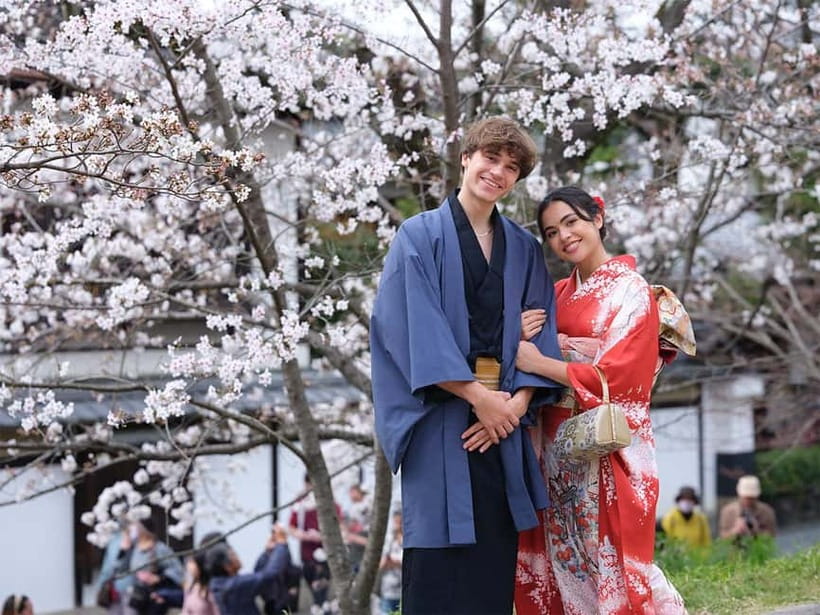 Kyoto Kimono Rental mimosa |Kimono/Yukata Rental Couple Plan - Why Mimosa’s Higashiyama Location Works So Well
