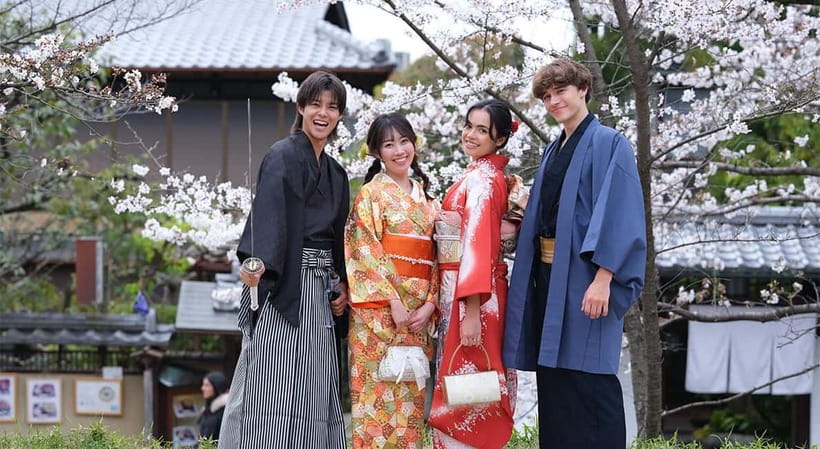 Kyoto Kimono Rental mimosa |Kimono/Yukata Rental Couple Plan - Choosing Between Kimono and Yukata