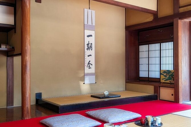Kyoto Kiyomizu Tea Ceremony with Scenic Garden Views - Watching the tea master perform each movement