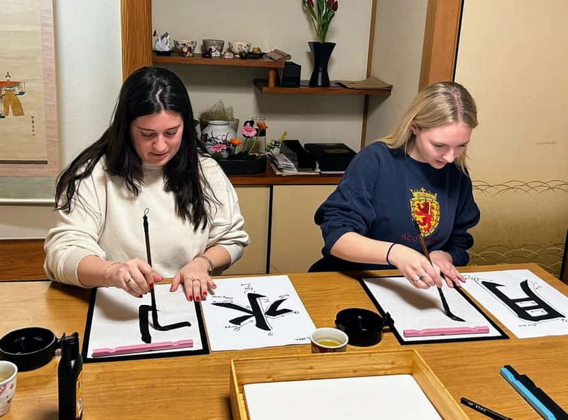 Kyoto: Local Home Visit and Japanese Calligraphy Class - Creating artwork on Japanese washi paper