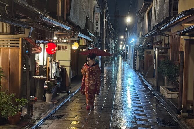 Kyoto Magical Night English Tour: Gion & Fushimi Inari Shrine - Starting at Fushimi Inari Taisha