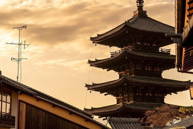 Kyoto Magical Night English Tour: Gion & Fushimi Inari Shrine - Nene-no-Michi and Yasaka Shrine