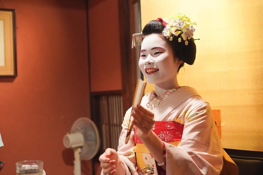 Kyoto: Maiko Dinner in Traditional Restaurant and Tour - Key points to know before booking
