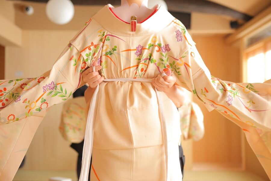 Kyoto: Maiko Makeover and Photoshoot Experience - Ten minutes for your own phone photos