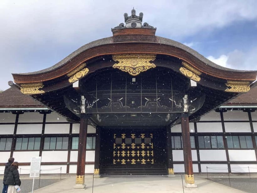 Kyoto: Nijo Castle and Kyoto Imperial Palace Guided Tour - What the walk adds to the experience