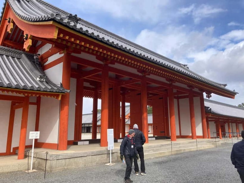 Kyoto: Nijo Castle and Kyoto Imperial Palace Guided Tour - The guide can make or break the morning