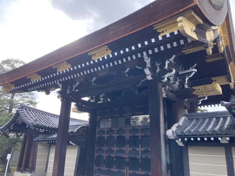 Kyoto: Nijo Castle and Kyoto Imperial Palace Guided Tour - Starting at Nakadachiuri Gate