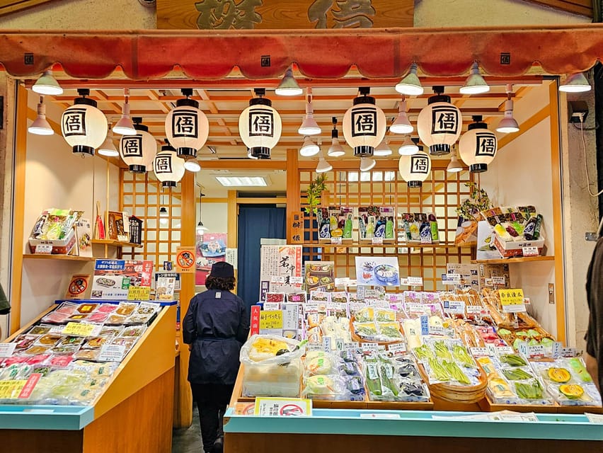 Kyoto: Nishiki Market and Depachika Food Tour with a Local - Who will enjoy this most?