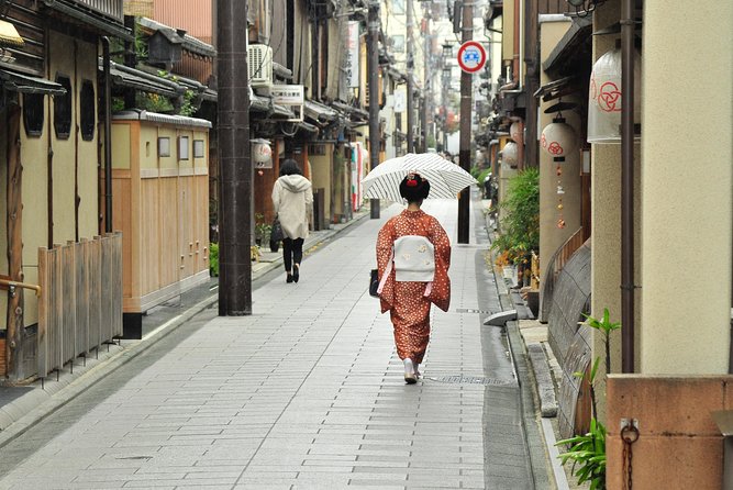 Kyoto Nishiki Market Food and Culture Walking Tour - Takoyakushido Eifukuji and everyday Buddhist life