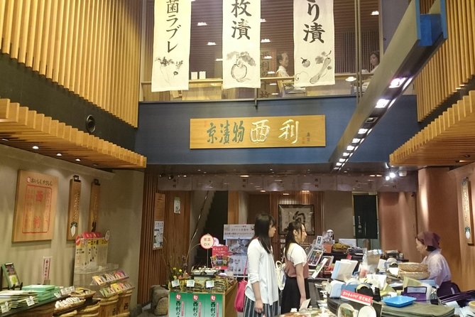Kyoto Nishiki Market Food and Culture Walking Tour - Teramachi-dori closes the walk with room to browse