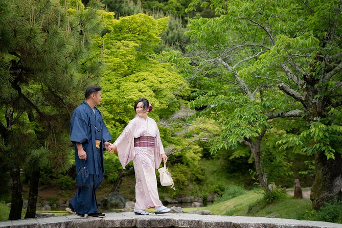 Kyoto Portrait Tour with Kimono - Maruyama Park and seasonal scenery