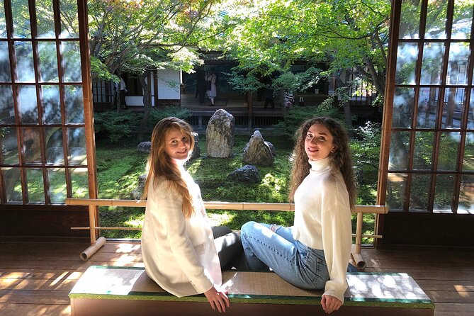 Kyoto Private Tour: One Day Highlights and Cultural Gems - Yasaka Shrine and the living side of Kyoto