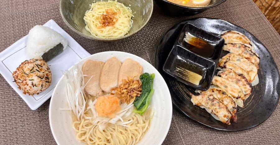 Kyoto: Ramen, Gyoza, and Onigiri Cooking Class - Filling, folding, and pan-frying gyoza
