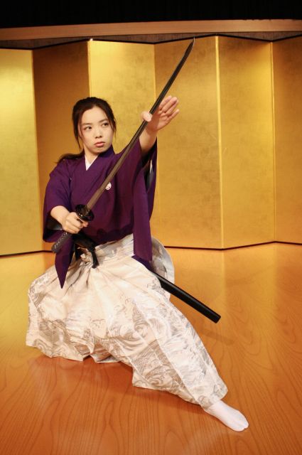 Kyoto: Samurai Kenbu Traditional Sword Dancing Show - Photography rules and the best picture opportunity