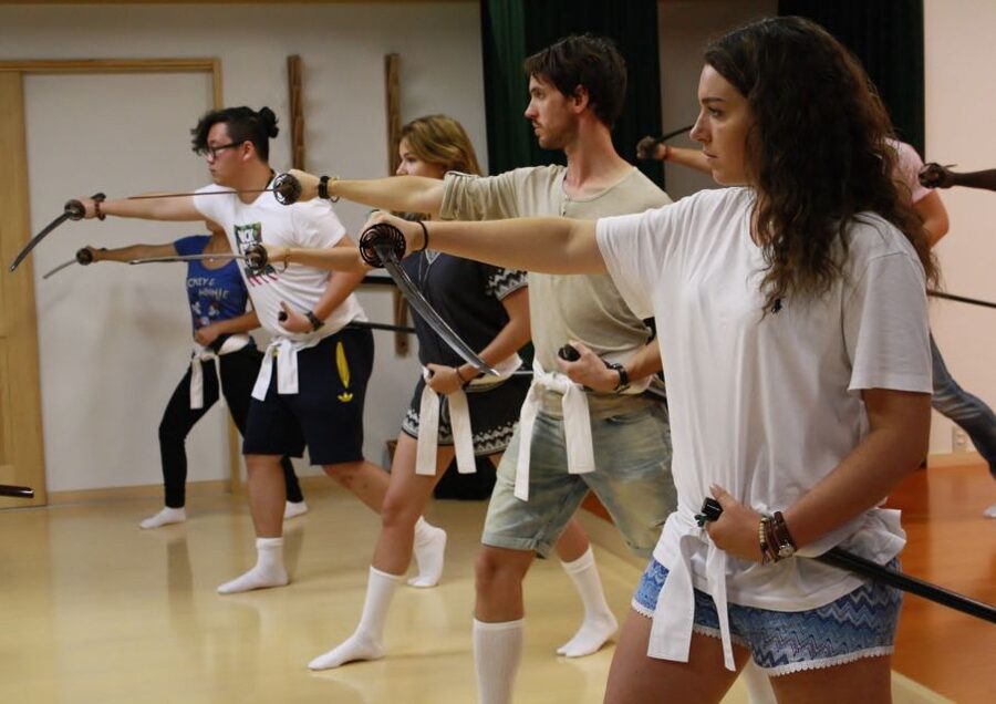 Kyoto: Samurai Sword Class by Experts in Traditional Arts - Choosing your samurai clothing