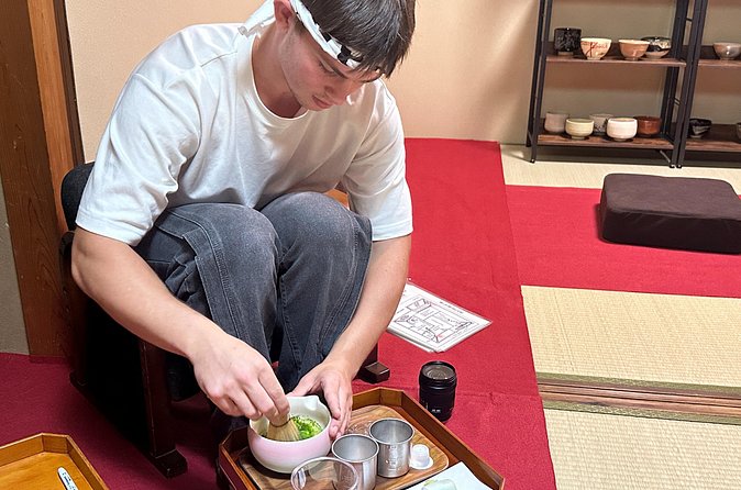 Kyoto Tea Ceremony and Samurai Photo Session - Switching from tradition to a Kyoto-style matcha latte