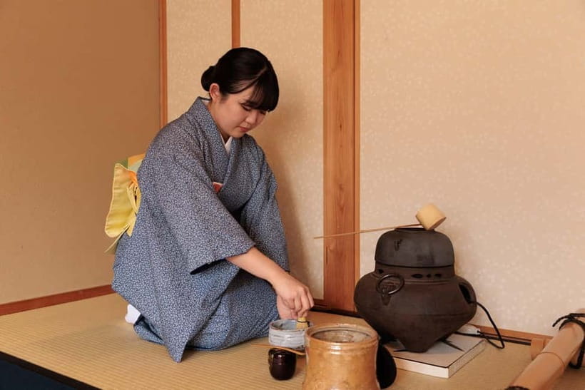Kyoto: Tea Ceremony Experience - Making your own bowl of frothy matcha