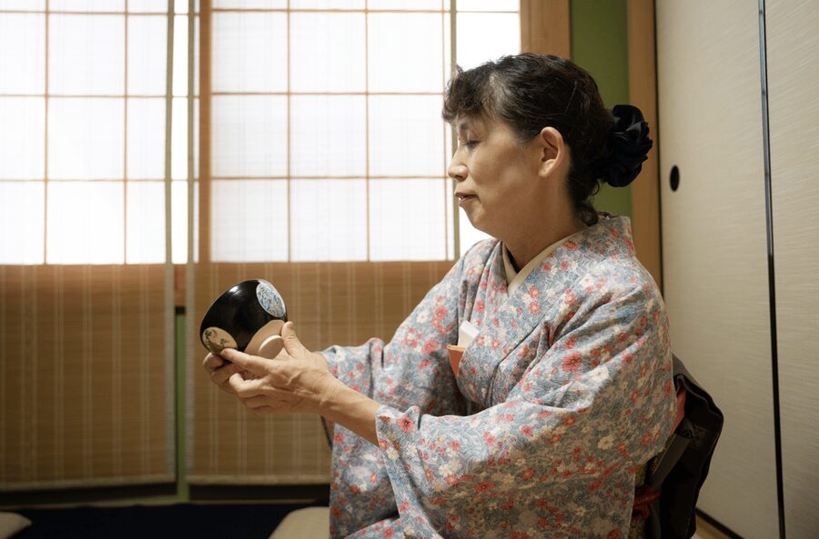 Kyoto: Tea Ceremony Experience in a Small Tea Room - Making your own matcha by hand