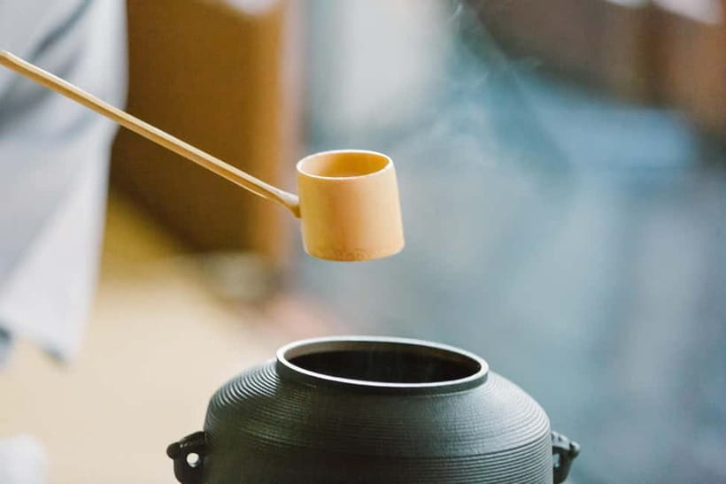 Kyoto: Tea Ceremony in 100-year-old Kyo-Machiya Townhouse - The teaching style and language support