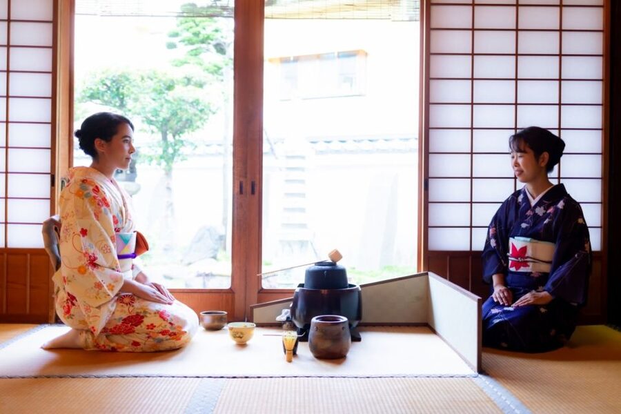 Kyoto: Tea Ceremony Ju-An at Jotokuji Temple - Watching the Tea Master prepare matcha