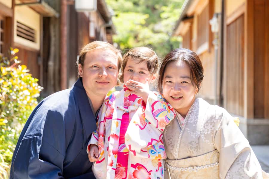 Kyoto: Traditional Kimono Rental - Arriving at the Gojo Station shop