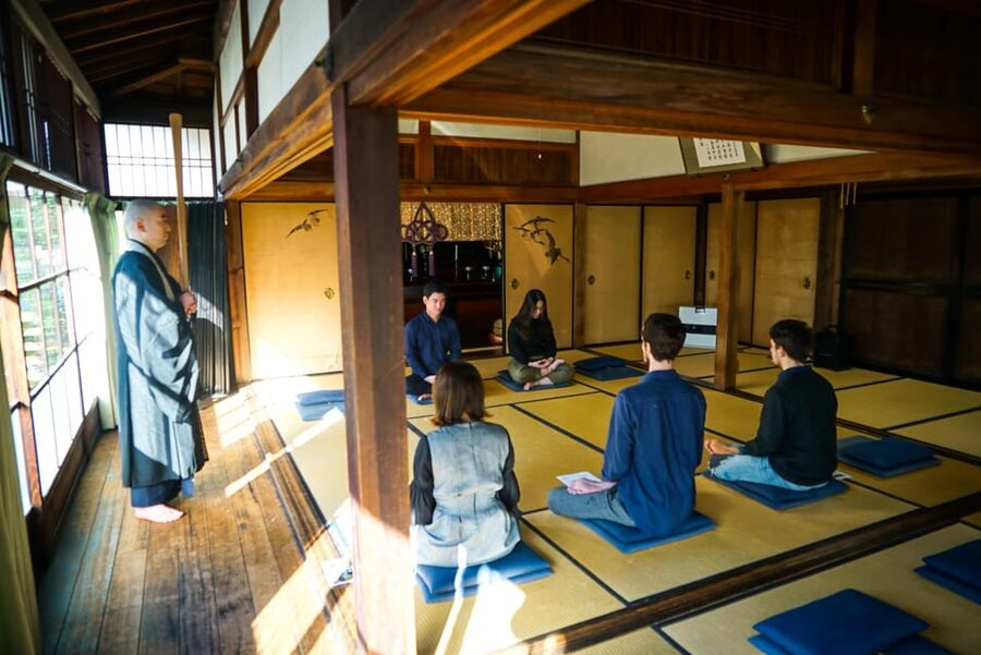 Kyoto: Zen Meditation and Garden Tour at a Temple with Lunch - The guides make a real difference