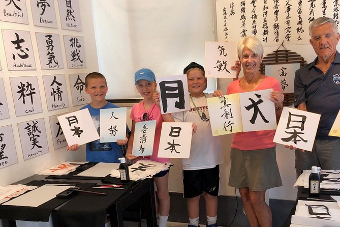 Let's experience calligraphy in YANAKA, Taito-ku, TOKYO !! - What the Strongest Praise Tells You