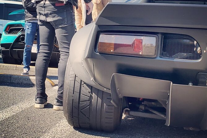 Luxury van Ride to famous car meet up spot Daikoku - What the driver adds to the experience