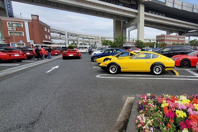 Luxury van Ride to famous car meet up spot Daikoku - Starting in Shinjuku and meeting the van