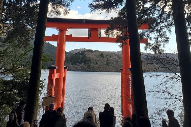 Majestic Mt. Fuji & Hakone Retreat –A Private Day Tour from Tokyo - Oshino Hakkai and a closer look at local life