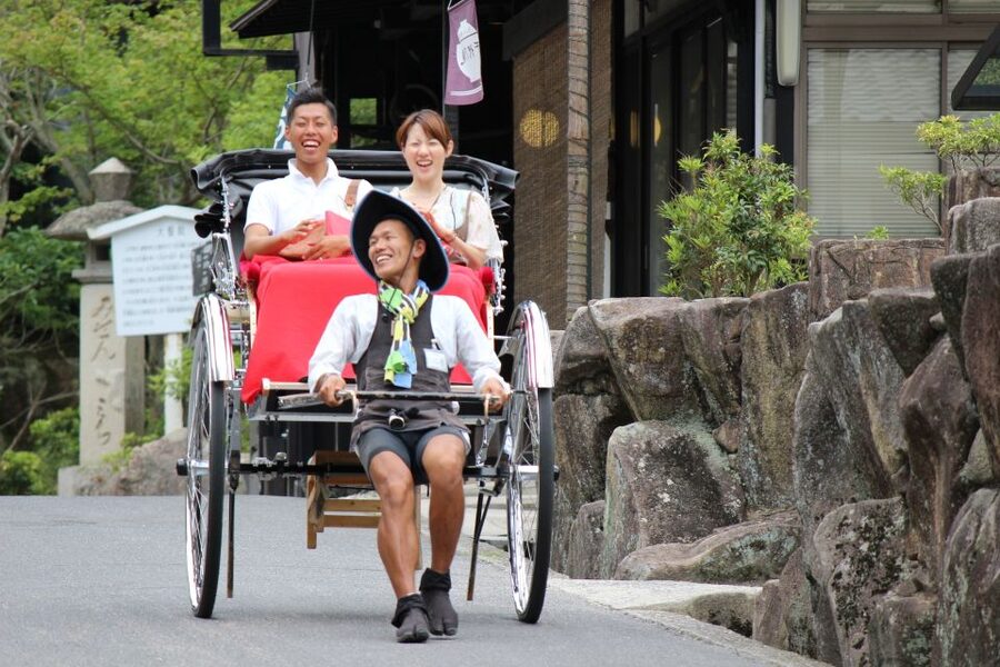Miyajima: Private Rickshaw Tour to Itsukushima Shrine - The 130-Minute Route And Senjokaku Shrine