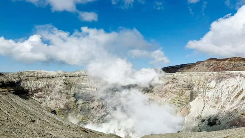 Mt. Aso & Takachiho Gorge Tour with Optional Boat Ride - Kusasenri grasslands: the calm middle of the day