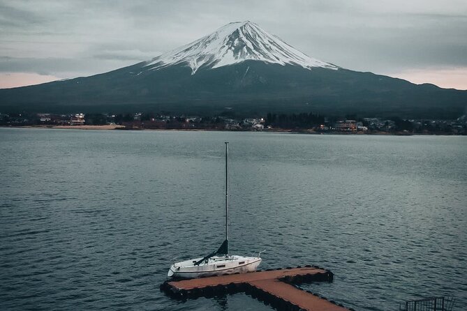 Mt. Fuji and Lake Kawaguchi Day Trip with Private Car - Narusawa Ice Cave and Fugaku Wind Cave
