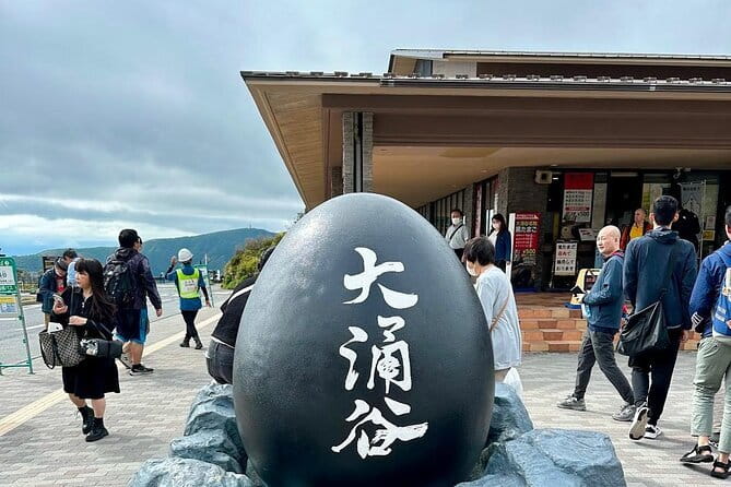 Mt fuji & Hakone customizable day tour w/ English speaking driver - Chureito Pagoda requires effort, but earns its place