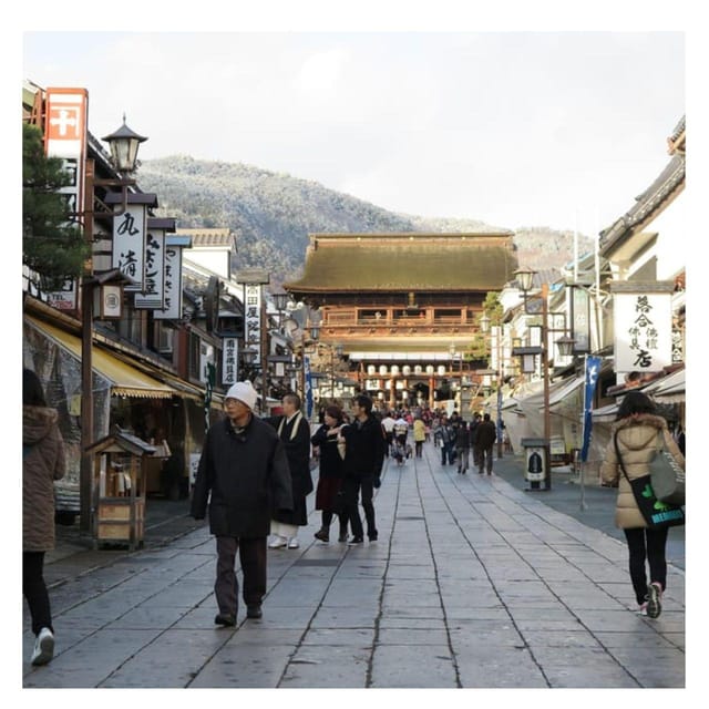Nagano Tokyo: Snow Monkey Private Day Tour Hotel Pick & Drop - Obuse and the Hokusai connection