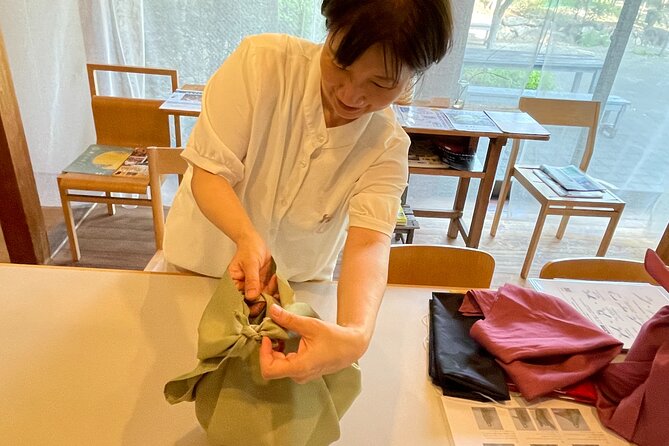 Nara Highlight Walking Tour with Furoshiki Experience with Lunch - Starting near Kintetsu Nara Station
