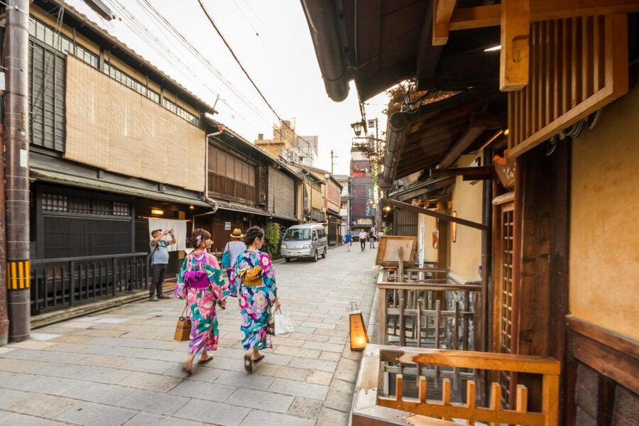 Night Walk in Gion: Kyoto's Geisha District - Key points before you book