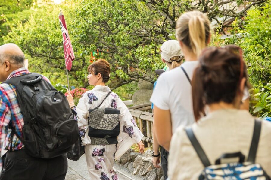 Night Walk in Gion: Kyoto's Geisha District - Sightings are possible, but keep your expectations sensible