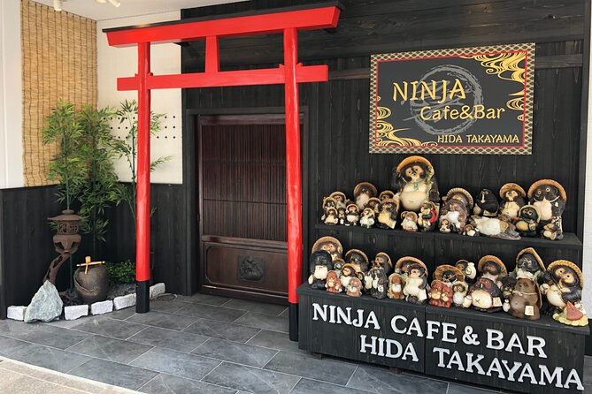 Ninja Experience in Takayama - Basic Course - Throwing an authentic iron shuriken