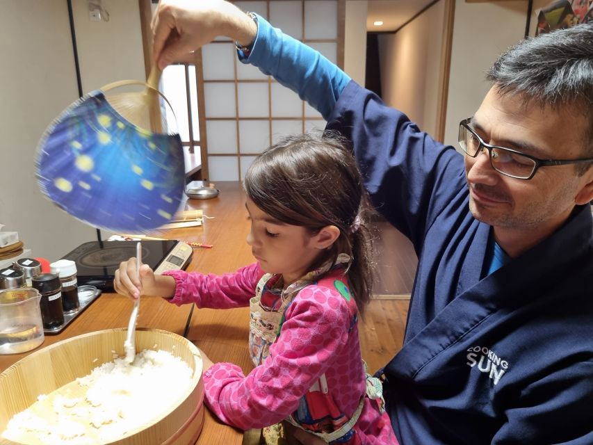 Nishiki Market Food Tour with Cooking Class - Why Nishiki Market makes a better classroom with a guide