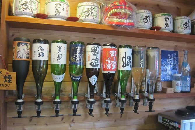 [One-day bus tour departing from Kanazawa Station] Shirakawa-go and Gokayama - Two World Heritage Villages Enjoyable Bus Tour - A short introduction at Michi-no-Eki Shirakawago