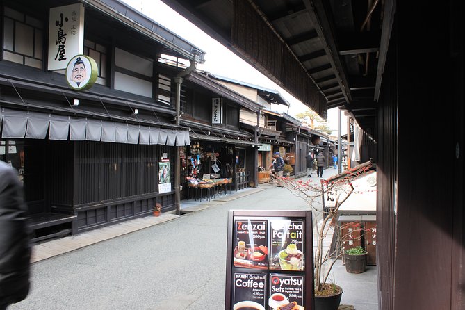 [One-day bus tour departing from Kanazawa Station] Shirakawa-go/Takayama tour platinum route bus tour - What the guide adds to an independent tour