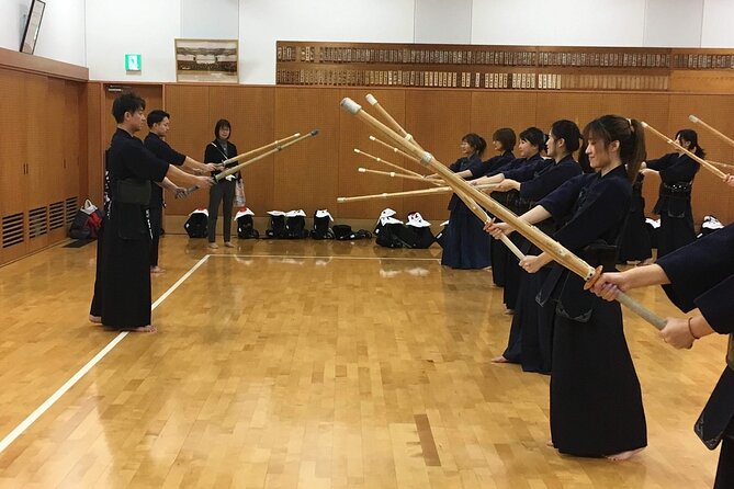 Osaka 2-Hour Genuine Kendo / Samurai Experience In Japan - Getting into full gear and meeting the workout