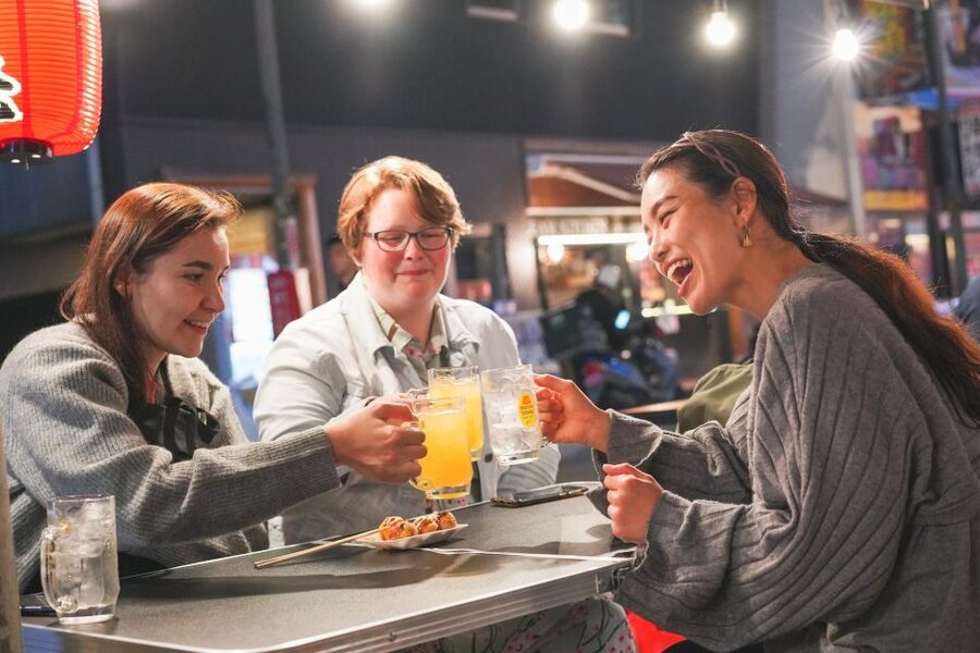 Osaka: Bar-Hopping Night Tour in Namba - First stop: kushikatsu and Osaka-style drinking